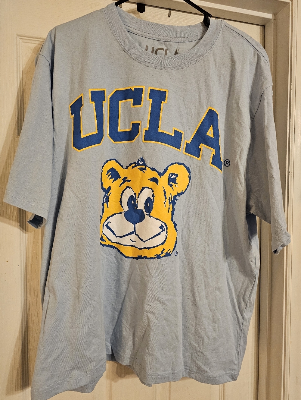 NWT UCLA Bruins T-shirt. Size:L.